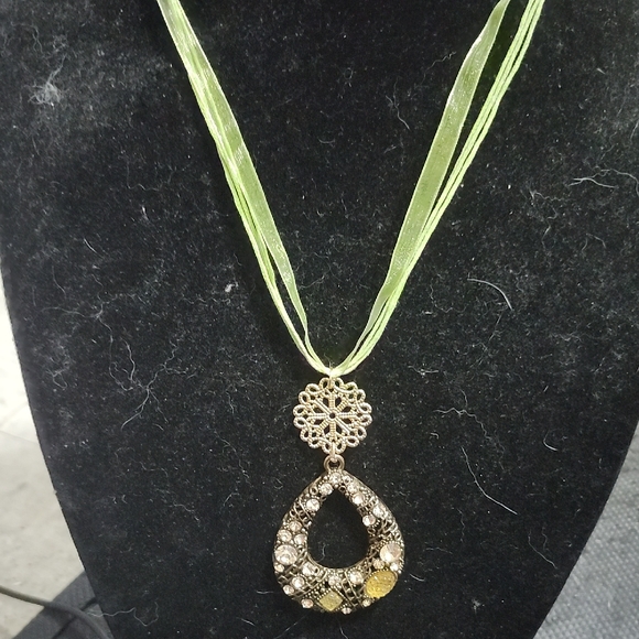 Hand Crafted Gold and Green Pendant Necklace - Picture 1 of 7